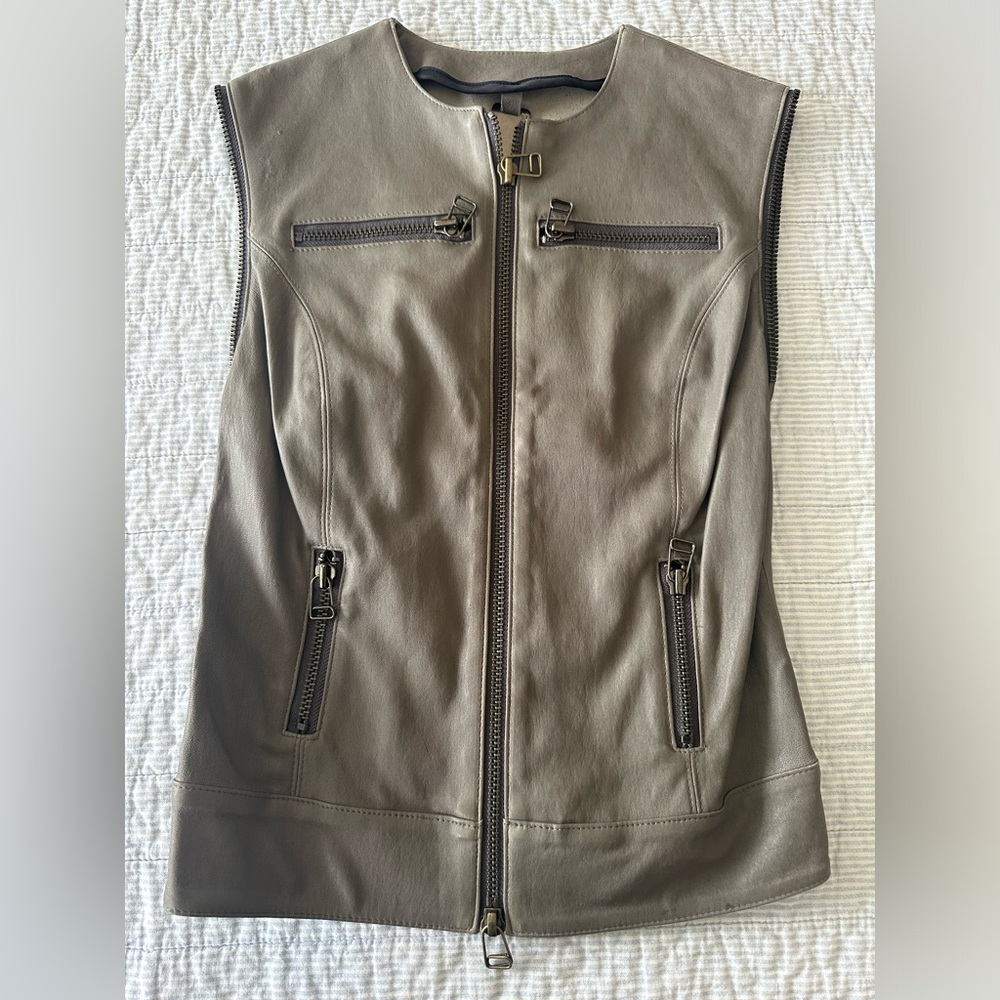 Thomas Wylde Fine Leather Gray biker style Vest With Zipper Detail Sz XS
